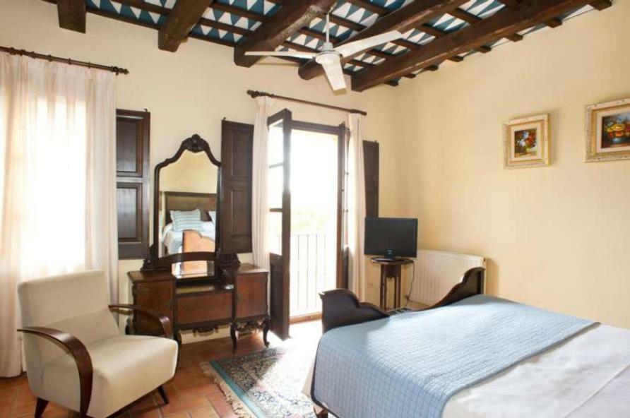 Hostal La Riera Torroella de Montgrí المظهر الخارجي الصورة