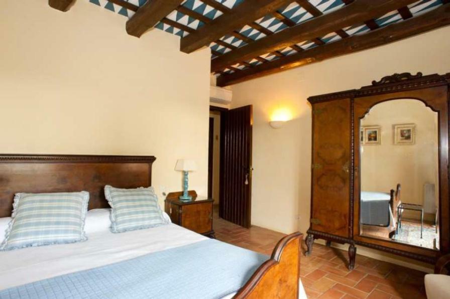 Hostal La Riera Torroella de Montgrí المظهر الخارجي الصورة